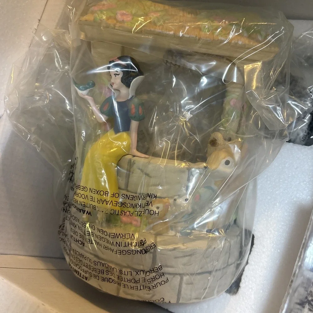 Scentsy‎ Disney Snow White Limited Edition Wax Warmer Brand New Open Box